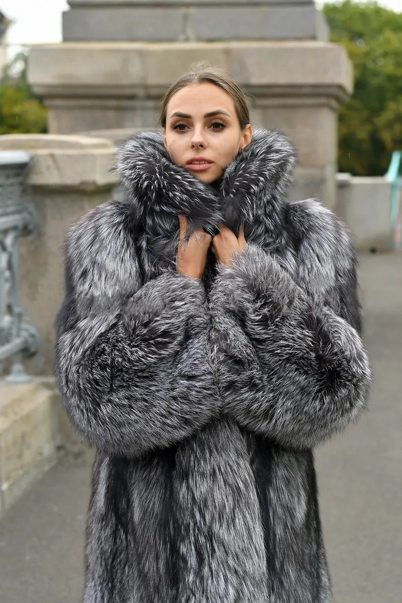 Luxury Women Genuine Mink Fur Coats With Lapel Sliver Fox Fur